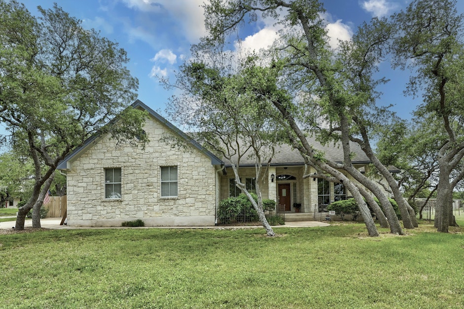 601 Oak Crest, Dripping Springs, TX 78620, Presented by Tommy Reagan